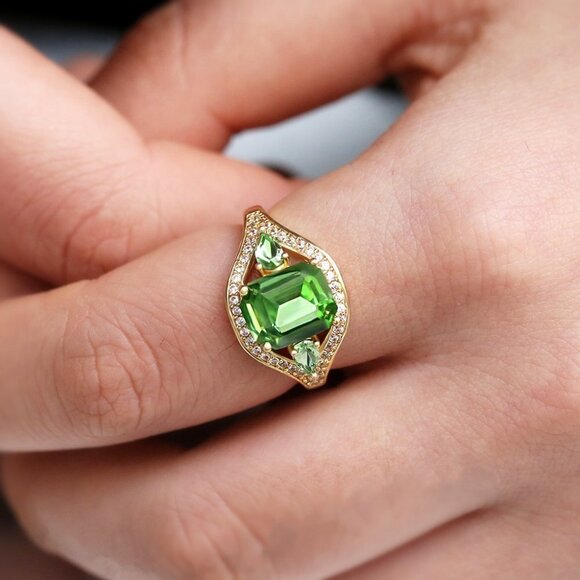 🍁 Noble Radiant Cut Pear Super Pure Green Crystal Rings for Women, EVGG1491 - Picture 6 of 8
